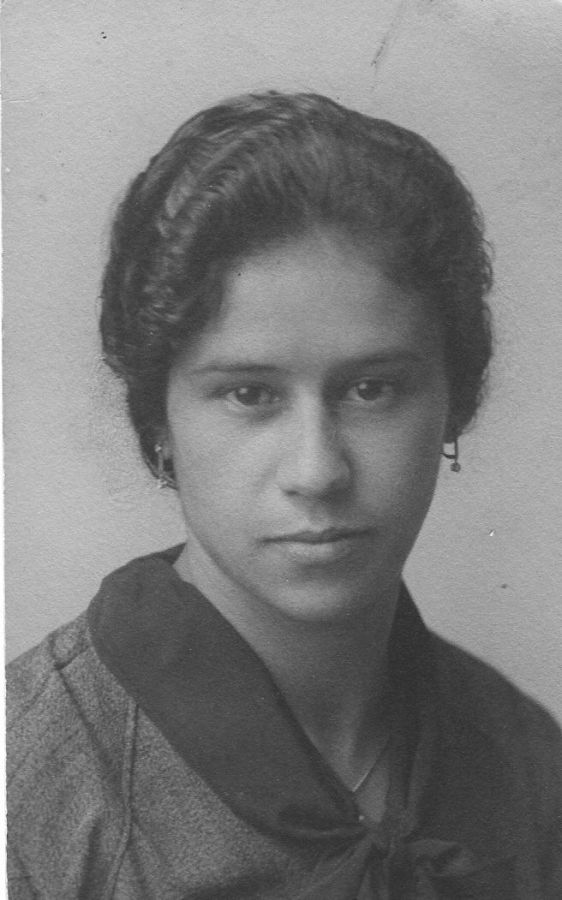 - Presidente das Filhas de Maria - Foto cedida por Adolfo Carvalho (Tesório)