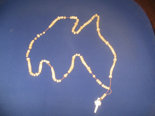 Terço de contas de osso