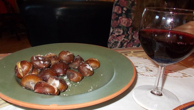 Castanhas e água pé